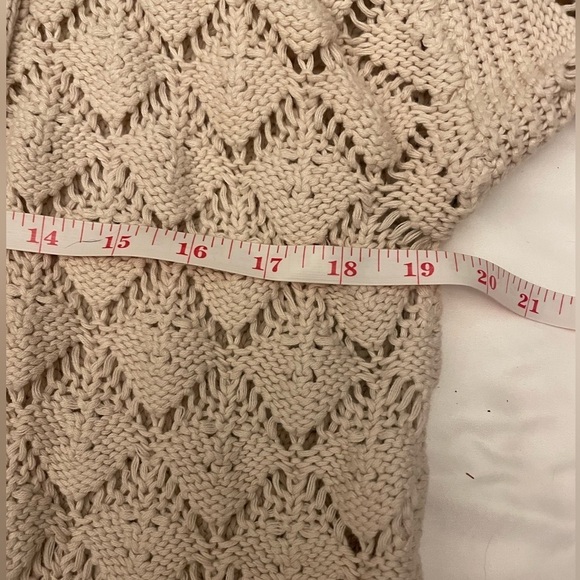 Jessica Simpson size small off white knitted cardigan - Picture 6 of 10